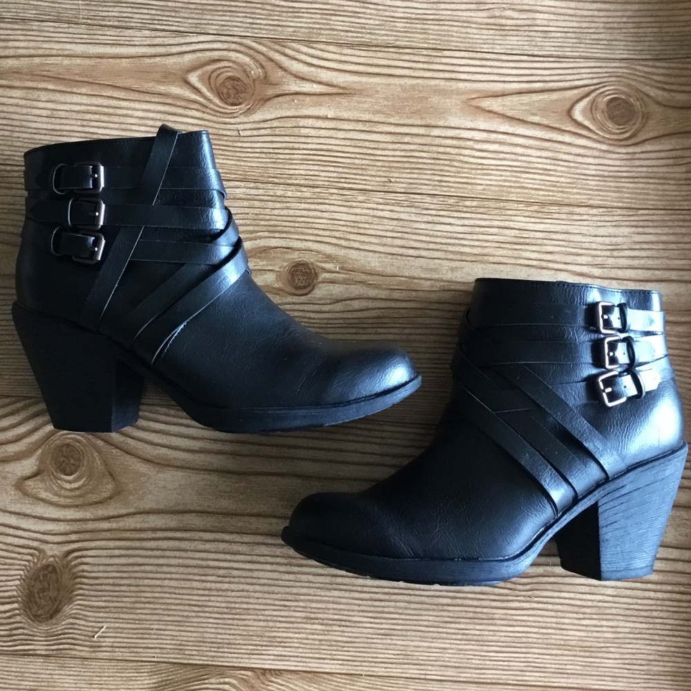 Cute Fashionable Booties Vegan Leather